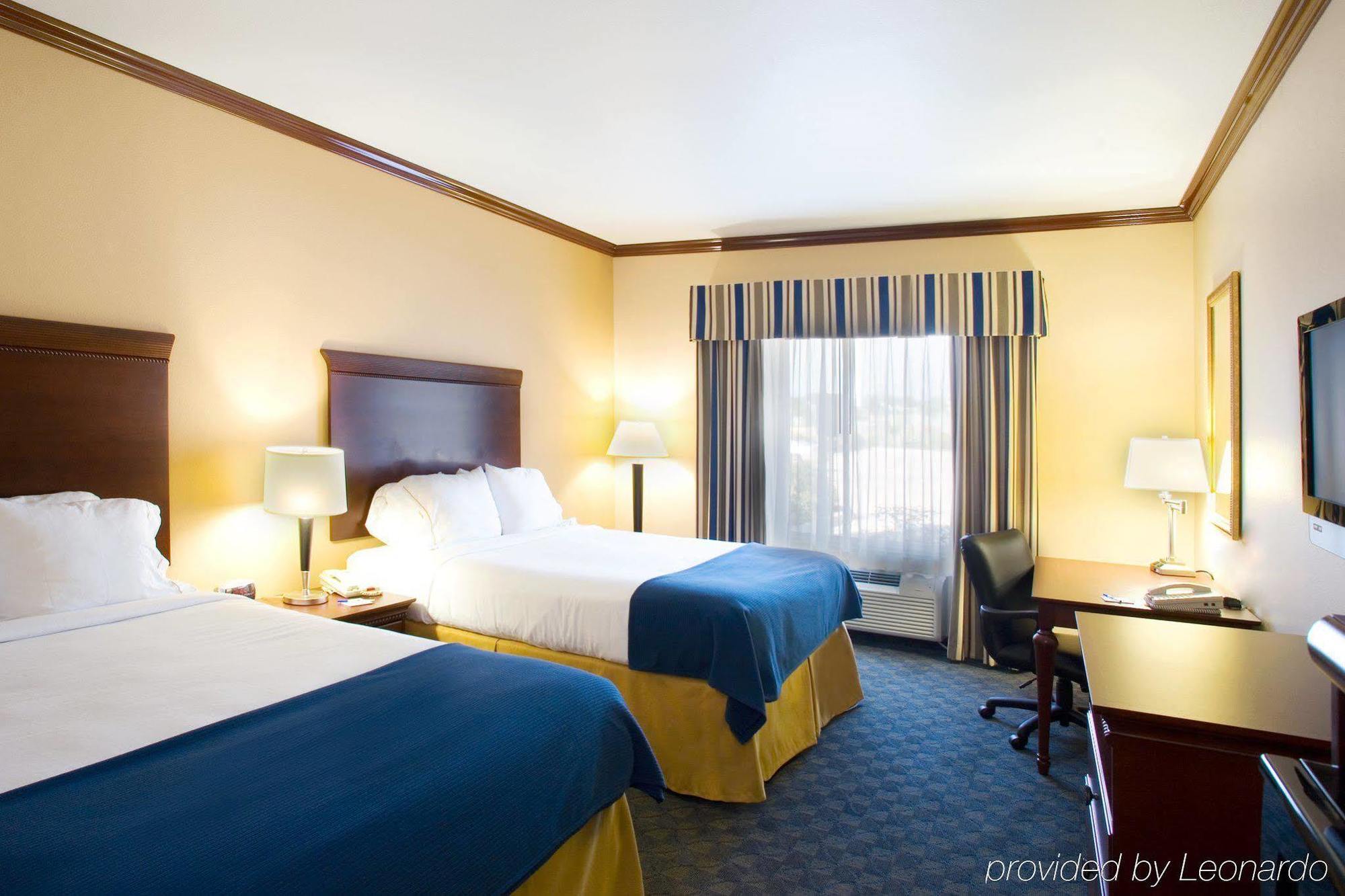 Holiday Inn Express Hotel And Suites Falfurrias Zewnętrze zdjęcie