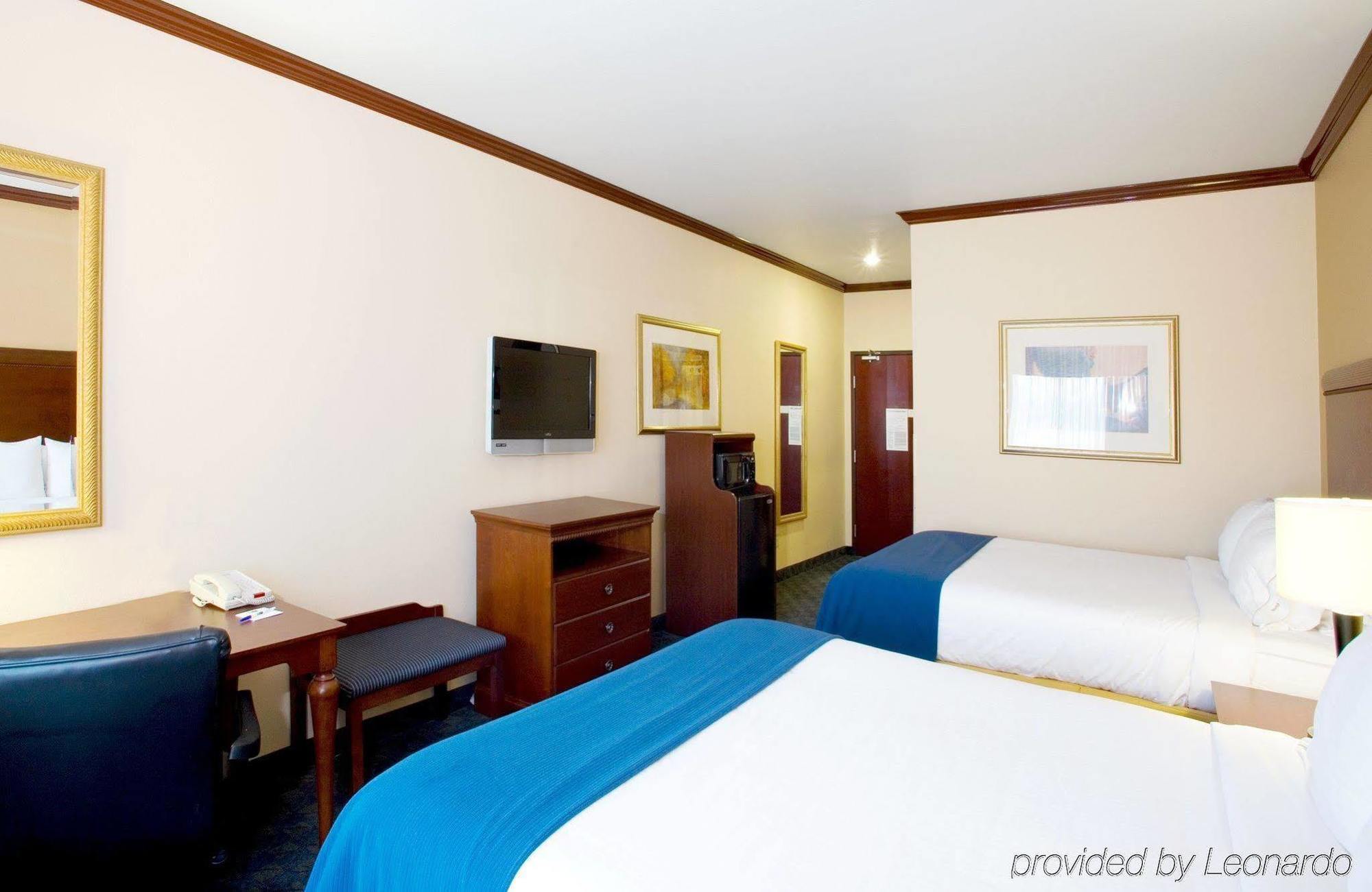 Holiday Inn Express Hotel And Suites Falfurrias Zewnętrze zdjęcie