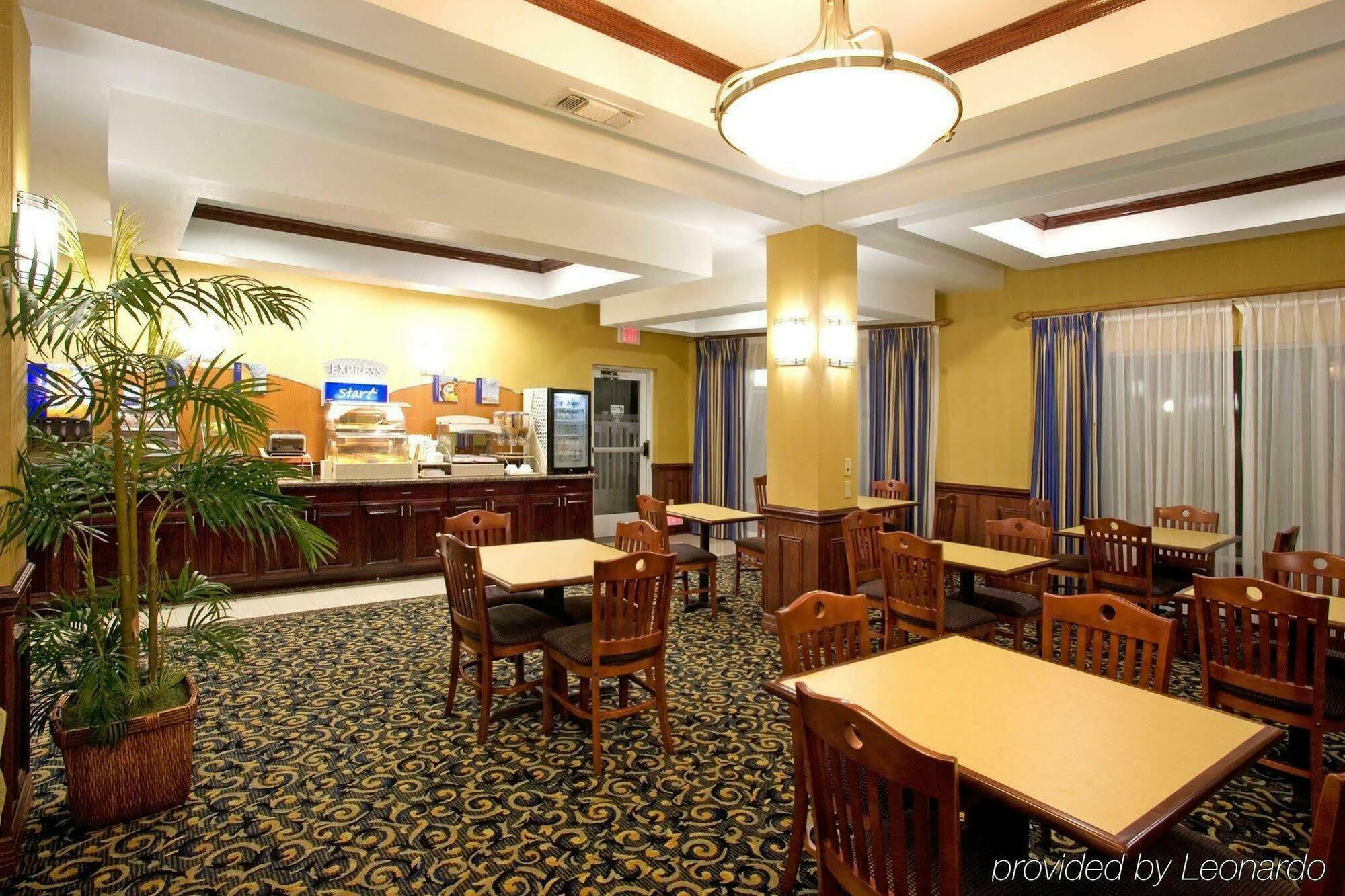 Holiday Inn Express Hotel And Suites Falfurrias Restauracja zdjęcie