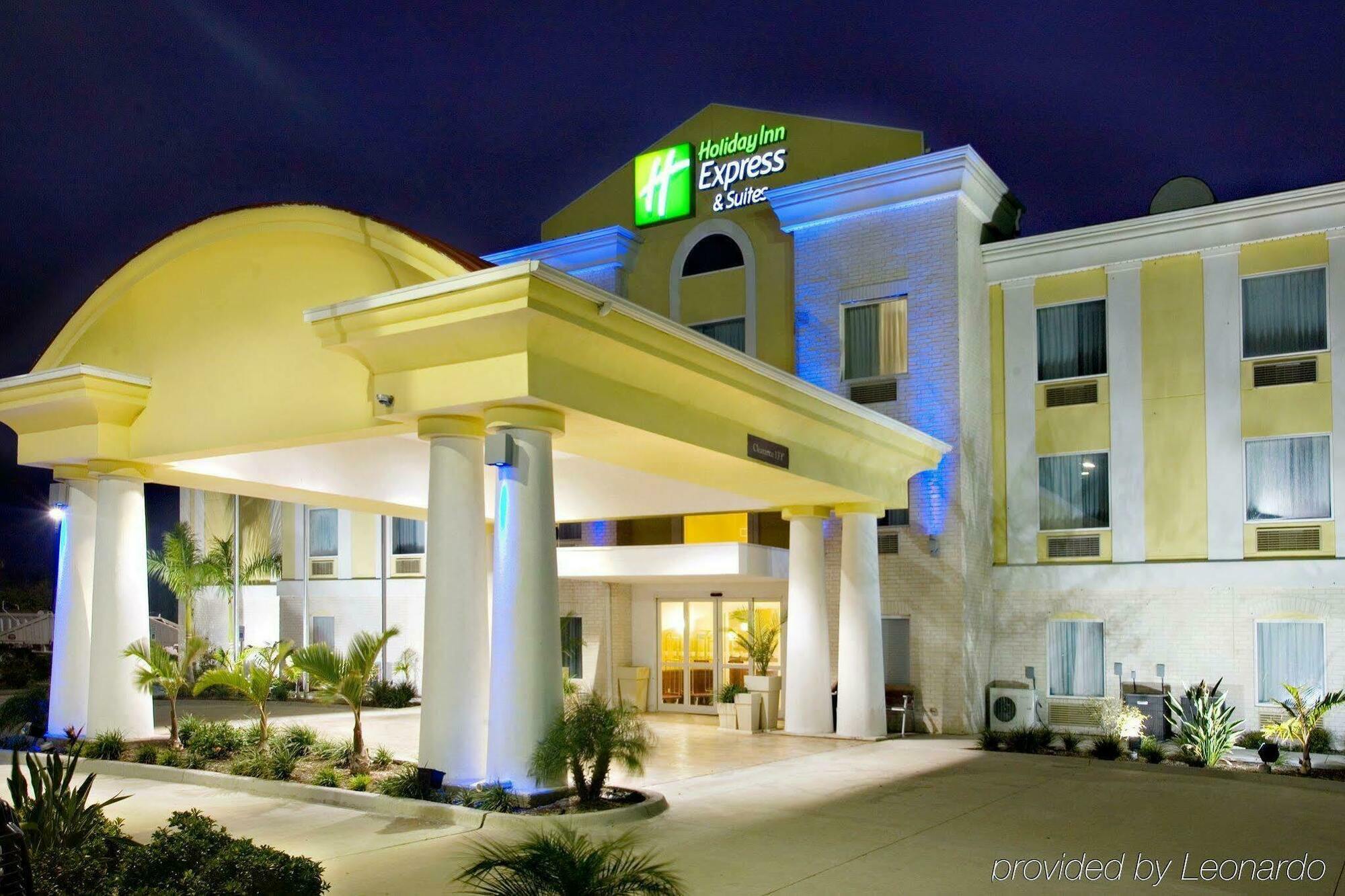 Holiday Inn Express Hotel And Suites Falfurrias Zewnętrze zdjęcie